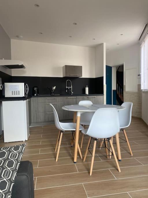 Le 102 De La Gare: Appartement Neuf Et Climatise Chalons-en-Champagne Exterior photo